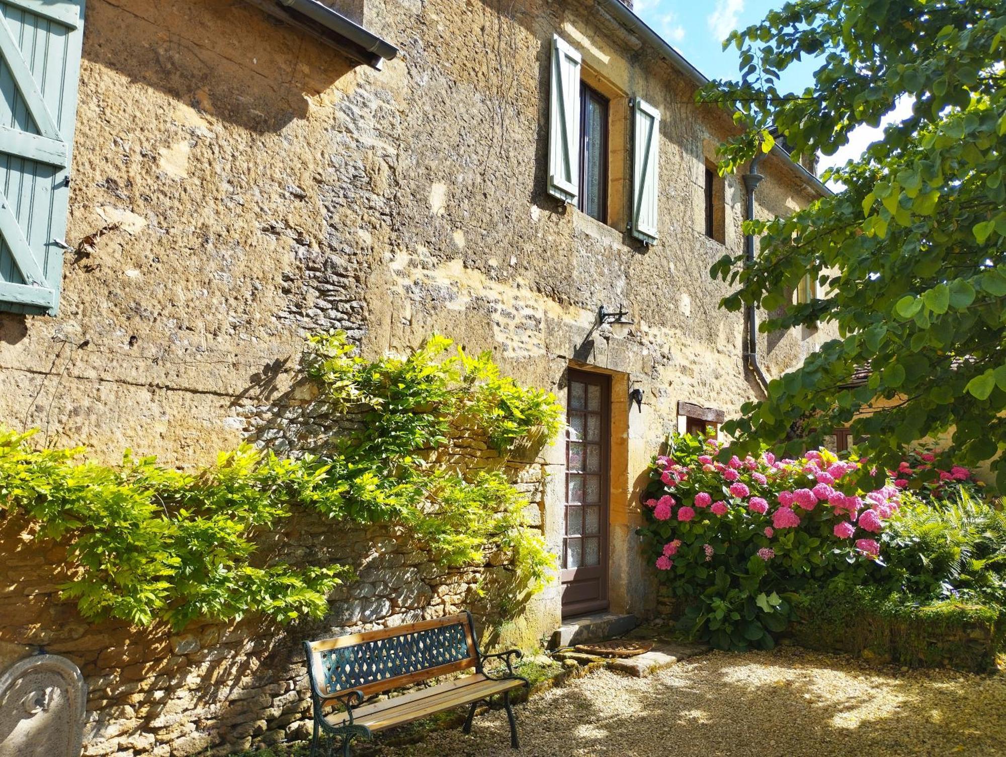 La Vieille Ferme: Superbe Complexe De 3 Gites En Pierre Avec Piscine Au Coeur Du Perigord Noir Saint-Genies Экстерьер фото